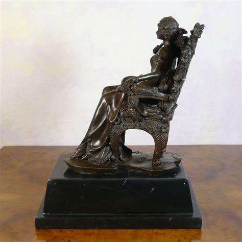 Femme Assise Sur Un Fauteuil Baroque Statue En Bronze Sculptures