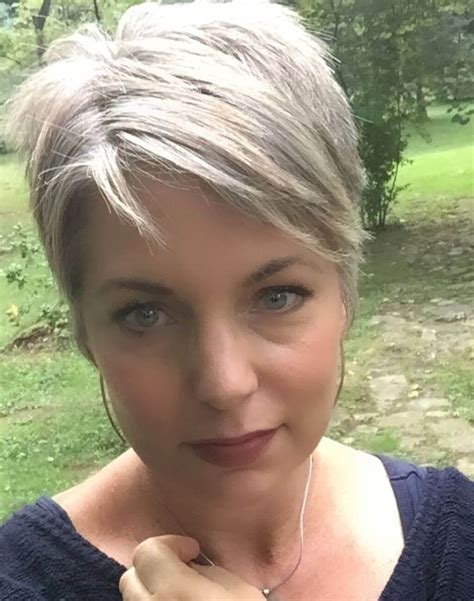Short Grey Hairstyles For Thick Hair 20 Best Ideas Short Haircuts For