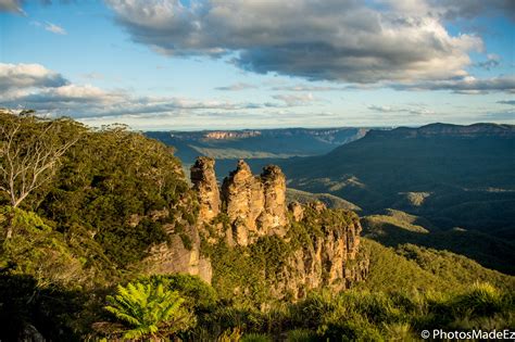 The Three Sisters An Unusual Rock Formation In The Blue Mountains Of