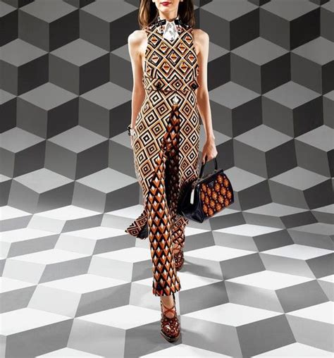 Its Hip To Be Square Geometric Fashion Fashion Style Inspiration