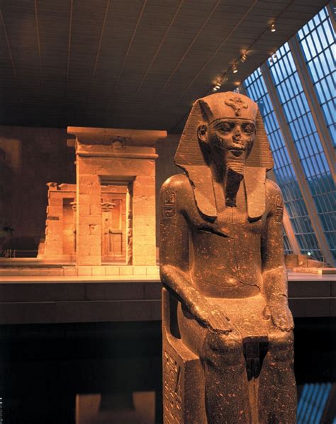 Ancient Egyptian Statue Of Hatshepsut Of The Temple Of Dendur Metropolitan Museum Of Art