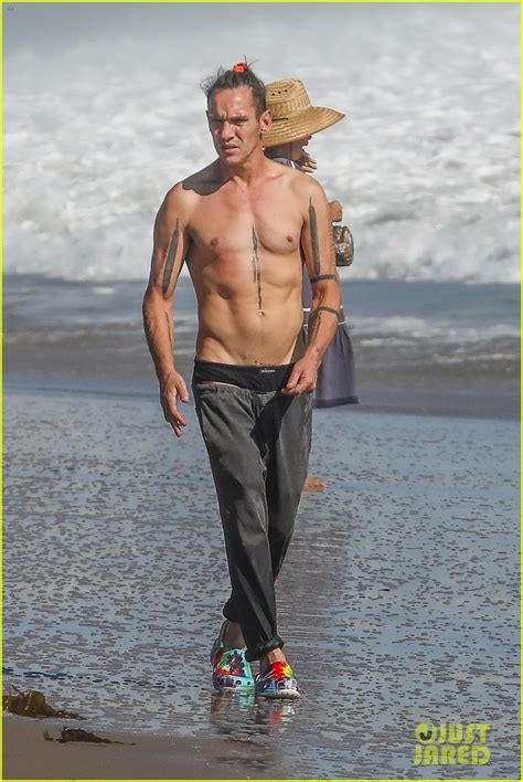 Jonathan Rhys Meyers Goes Shirtless At The Beach In Rare Photos Photo Sexiz Pix