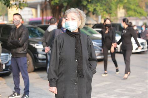 Hôm nay chú đã trở về giữa yêu thương trong vòng tay người thân. Những hình ảnh xúc động hơn vạn lời tiễn biệt trong đám ...