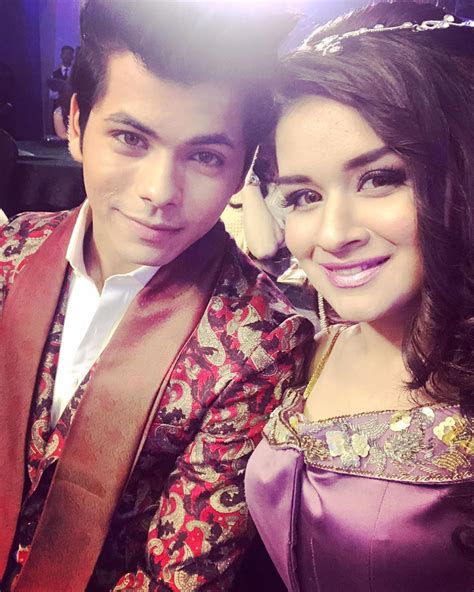Siddharth Nigam And Avneet Kaur Wallpapers Wallpaper Cave