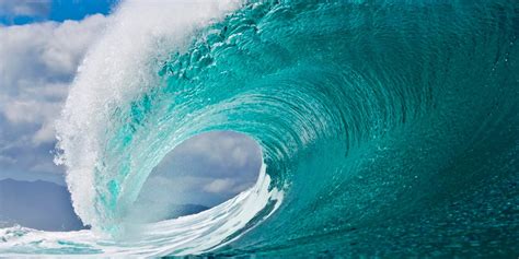 ¿quieres Conocer Las 10 Mejores Olas Del Mundo Watsay Surf School