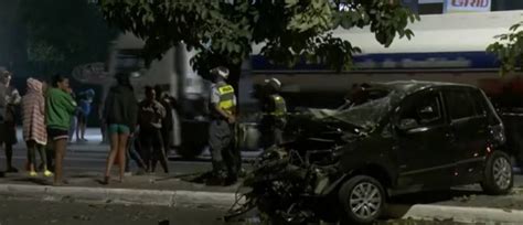 Acidente de carro deixa dois mortos e três feridos na Zona Leste São