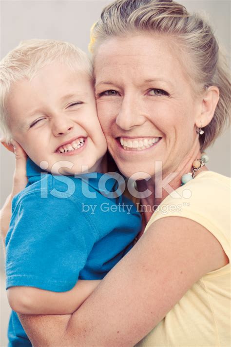 Mutter Und Sohn Stockfoto Lizenzfrei Freeimages