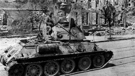 Tank Archives On Twitter T 34 Tank In Sevastopol April 1944