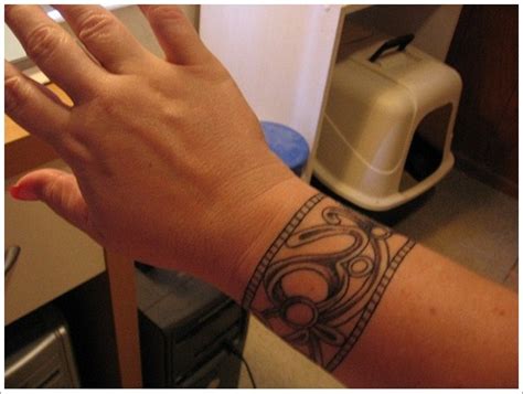 20 Unique Bracelet Tattoo Designs