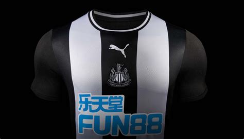 This page displays a detailed overview of the club's current squad. Newcastle United thuisshirt 2019-2020 - Voetbalshirts.com