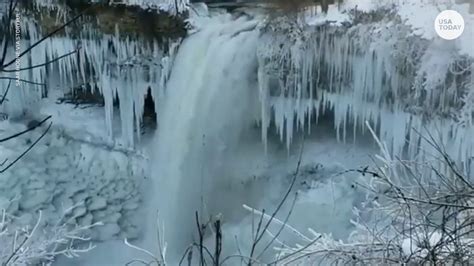 Minnesota Icy Waterfall Is Stunning