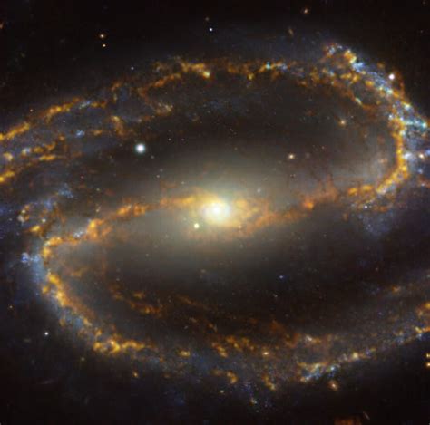 Astronomers Spot Spiral Within Spiral Ngc 1300 Scinews