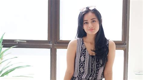 Maybe you would like to learn more about one of these? 8 Potret Transformasi Dinda Hauw yang Genap Berusia 24 ...