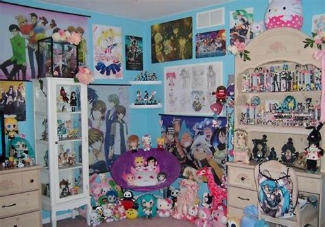 Hope you enjoyed this quick and easy anime and manga room decor video! Okay, I'm redoing my room and of anyone has any ideas ...