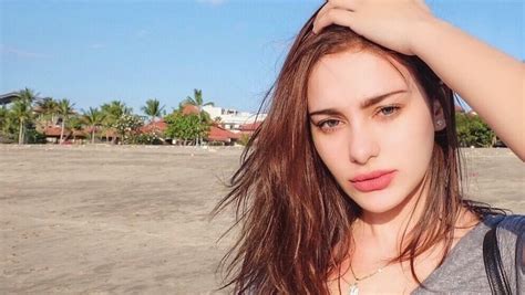Nora alexandra adalah seorang model yang mulai dikenal luas setelah berpacaran dengan jerinx. Siapa Nora Alexandra, Model yang Katanya Pacar Baru Jerinx?
