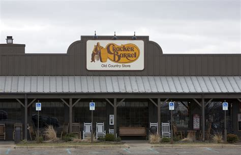 Christmas in the woods by cracker barrel. Cracker Barrel: Is the restaurant open on Christmas Day 2019?