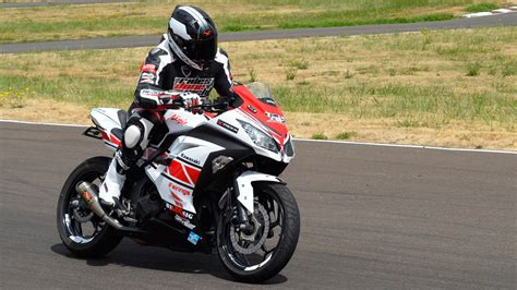 Rea achieves a record 100th worldsbk win aboard his ninja. 2014 Kawasaki Ninja 300 for the 2017 Return to Track Days ...