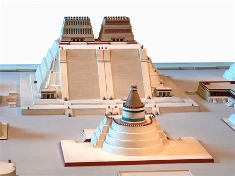 Stufenpyramide bezeichnet ein pyramidenartiges bauwerk mit stufenförmiger kubatur.solche bauten wurden in zahlreichen kulturen zu unterschiedlichen zeiten entwickelt und gehen auf ganz unterschiedliche vorbilder zurück. A model of the old temple and main plaza of the Aztec city ...