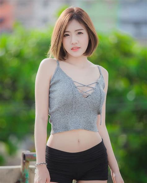Fah Chatchaya Suthisuwan นางแบบสาวไทยผมสั้น สวยเซ็กซี่คล้ายดีเจโซดาของ