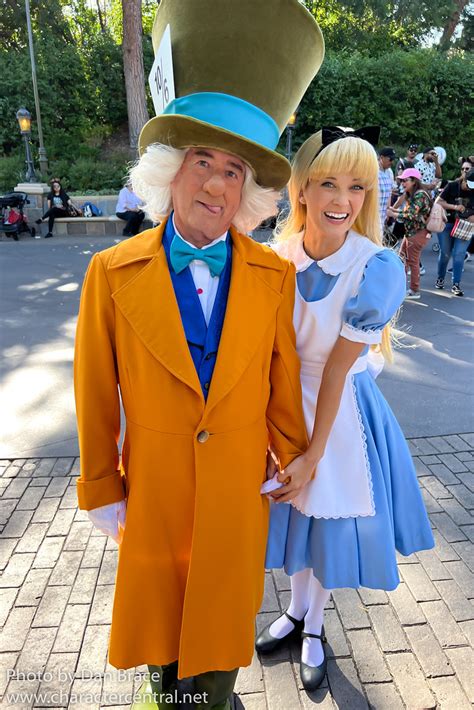 Meeting Mad Hatter And Alice Disneyland Resort May 2022  Flickr