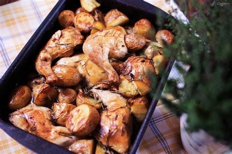 Hähnchenkeule in der pfanne : Rezept für Zitronen Hähnchen aus dem Ofen mit Kartoffeln