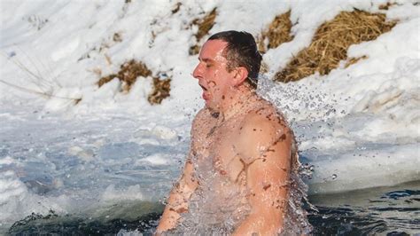 James Bond Shower 7 Reasons Why Taking A Cold Shower In Winter Is