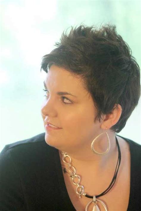 25 Pretty Short Haircuts For Chubby Round Face Round
