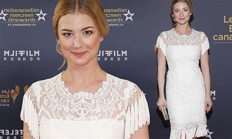 Emily Vancamp Shows Off Her Toned Legs At The Canadian Screen Awards