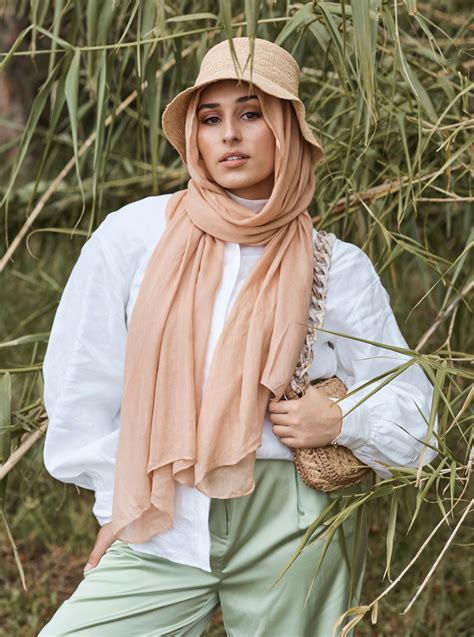 A Modest Influence With Nawal Sari