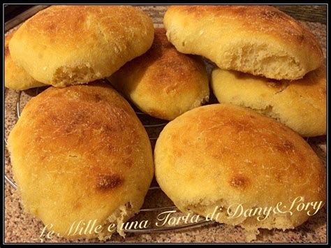 In una ciotola inseriamo l 'esubero spezzettato con lo zucchero. PANINI SOFFICISSIMI CON IL LIEVITO MADRE, SENZA BISOGNO DI ...
