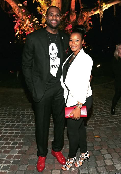 Anderson varejao isn't eligible to rejoin the cavs until later this month. Top 5 Cavaliers' Girlfriends and Wives