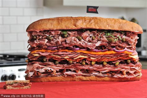 世界最大三明治夹41片肉 独自吃完需10小时旅游频道凤凰网