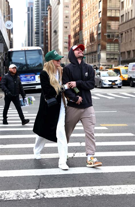 Kelsea Ballerini Chase Stokes Hold Hands In Nyc Photo