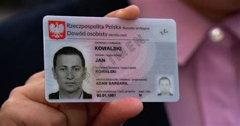 Złożenie wniosku online o polski dowód osobisty. Dowiedz się, na co