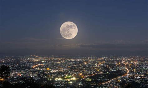 Find out what the moon phase is on any other day of the year. Full Moon TONIGHT: Why is the Moon so big tonight? When is ...