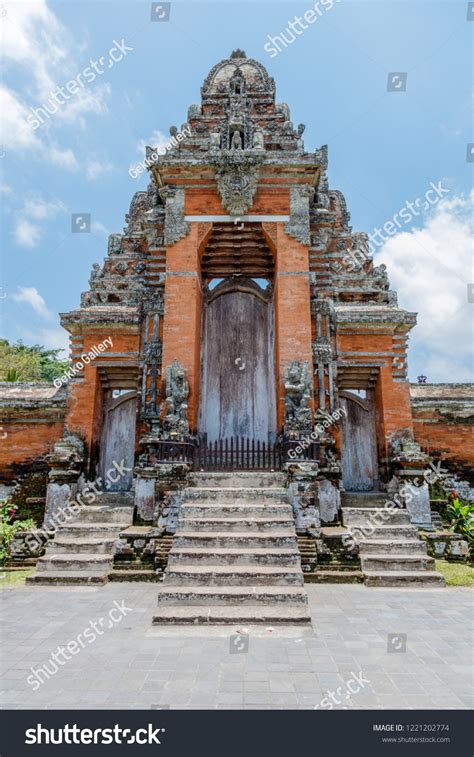 Entrance Gates Paduraksa Balinese Hindu Temple Stock Photo 1221202774