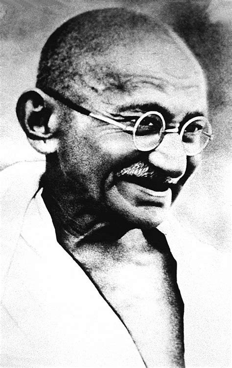 This simple mahatma gandhi worksheet is aimed at younger children and asks them to answer a few factual questions about him. Mahatma Gandhi: biografia, pensiero e storia del teorico ...