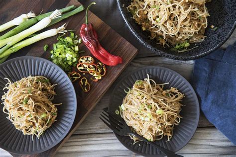 Presented by james cameron, arnold schwarzenegger, jackie chan, lewis hamilton, novak djokovic and chris paul. Szechuan Noodles with Tempeh | The Game Changers