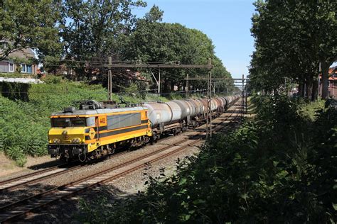 Rrf 4402 Met Een Keteltrein Door Nijmegen Op Weg Naar Rott Flickr