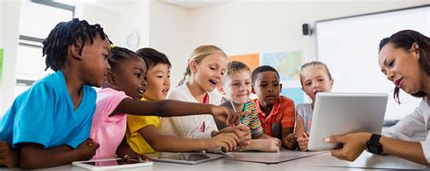 How Technology In The Classroom Helps Students