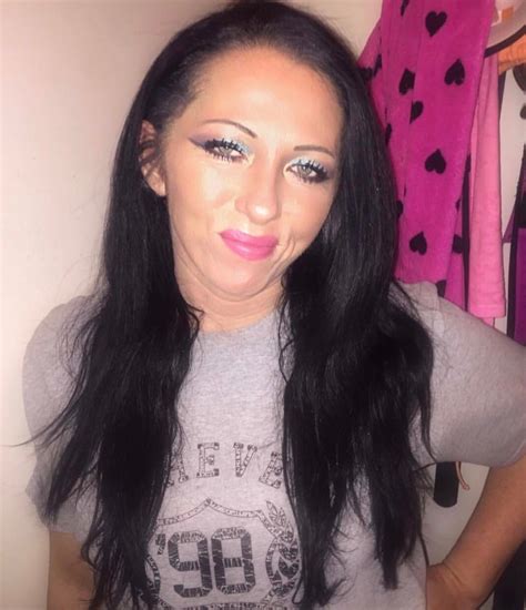She Describes Herself As A ‘makeup Crazy Blogger Influencer