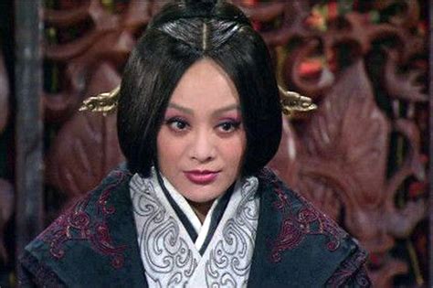 She is best known for playing milan in in the heat of the sun (1994), danzhu in red river valley (1997), angel in lover's grief over the yellow river (1999). 寧靜談中國怪象: 演戲不需要演技 生活有演技就行 | 中國演藝圈怪現象 | 新唐人中文電視台在線