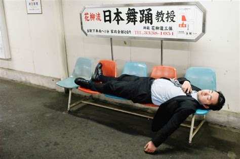 10 Photos Of Drunk Japanese People Show The Dark Side Of Alcohol