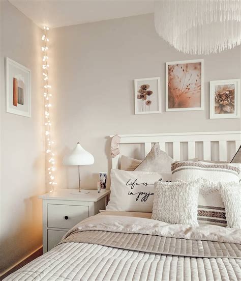 These are the cheapest, yet very elegant curtains from ikea for only $4.99 ! Scandi Boho bedroom with white IKEA Hemnes furniture and ...