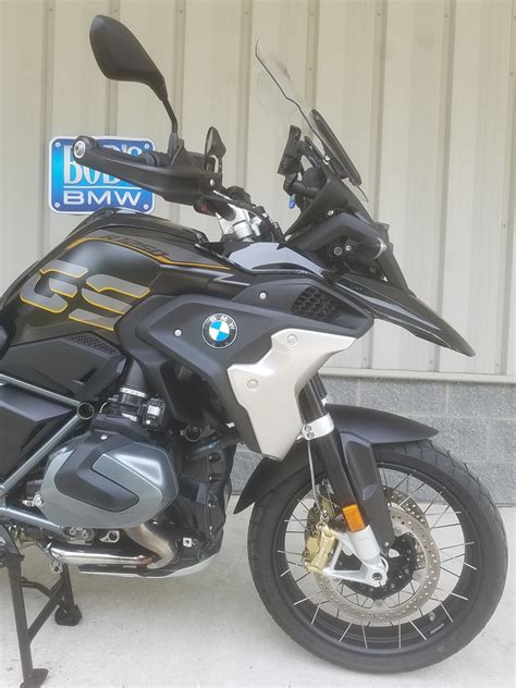 Today, bmw solidified those claims with the official announcement of the new r 1250 gs and r 1250 rt. 2019 BMW R1250GS Exclusive | Bob's BMW Motorcycles