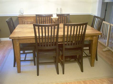 Dining room size and table dimensions for 4 people 1. Nature's Pine: Furniture Lingo: Standard Dining Tables