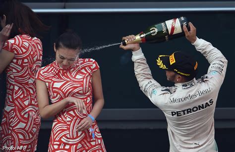 Chinese Hostess Plays Down Hamilton Champagne Incident News Asiaone