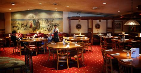 11 classic Des Moines restaurants to keep on your dining ...