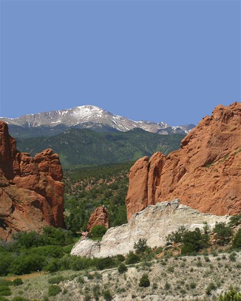 Hurricane canyon natural area is 15 minutes' drive from garden of the gods club & resort. Garden of the Gods Visitor & Nature Center | Manitou Springs