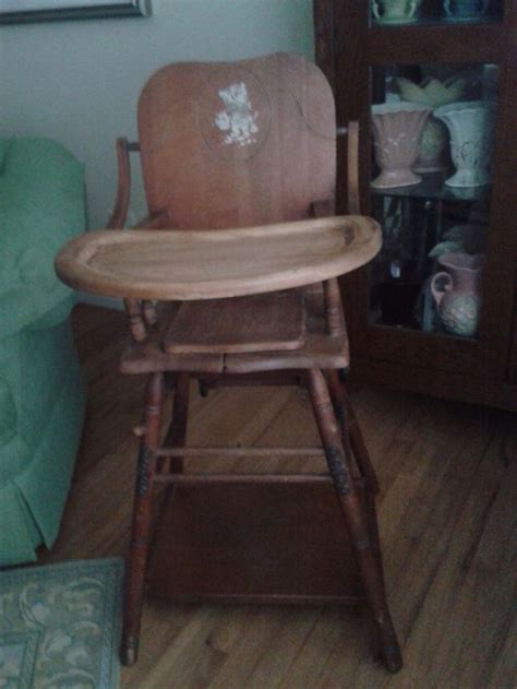 What was once past its prime becomes nostalgic and then falls into vintage territory. Vintage 1940's Baby Wooden High Chair | 1950s vintage high ...